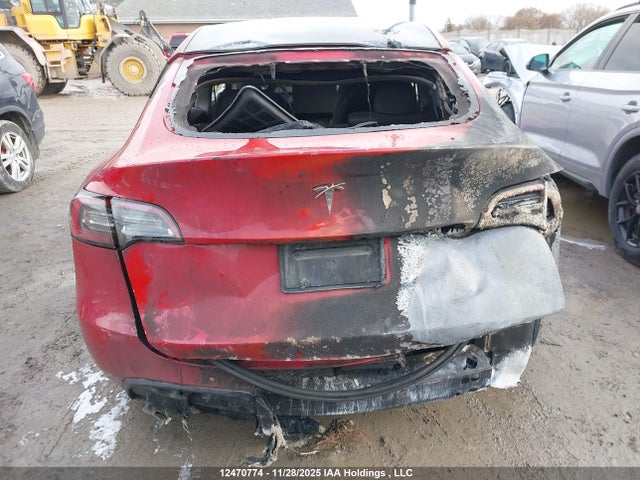 7SAYGDEE4NF572338 Tesla Model Y