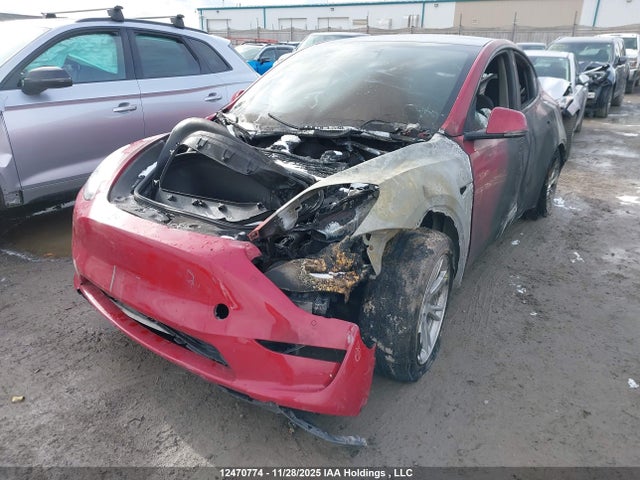 7SAYGDEE4NF572338 Tesla Model Y