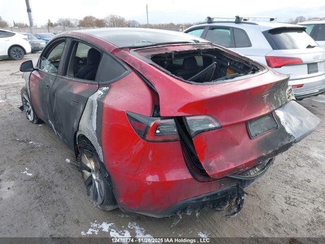 7SAYGDEE4NF572338 Tesla Model Y