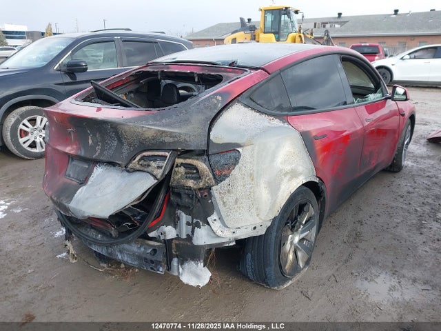 7SAYGDEE4NF572338 Tesla Model Y