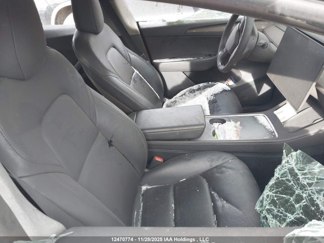 7SAYGDEE4NF572338 Tesla Model Y