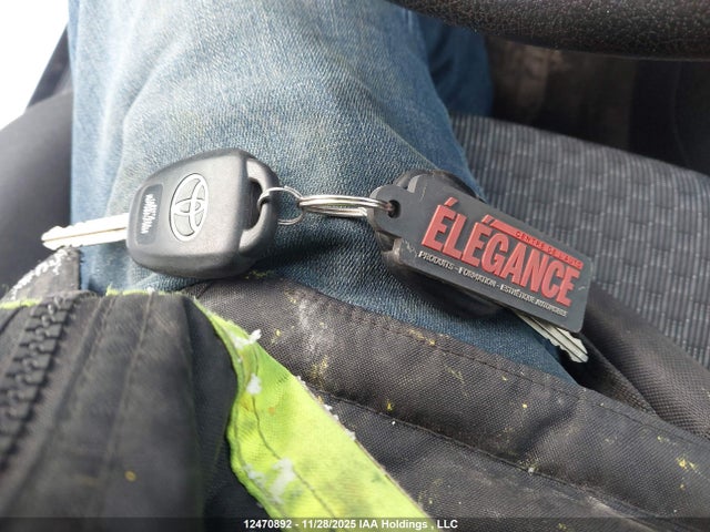 VNKKTUD31FA055482 Toyota YARIS LE