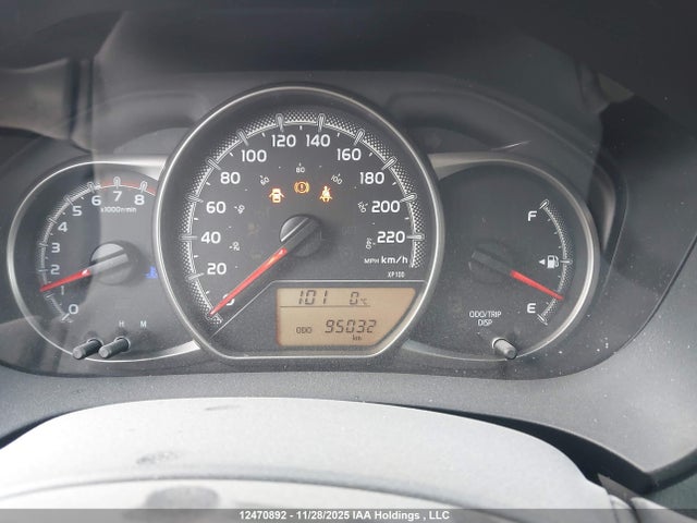 VNKKTUD31FA055482 Toyota YARIS LE