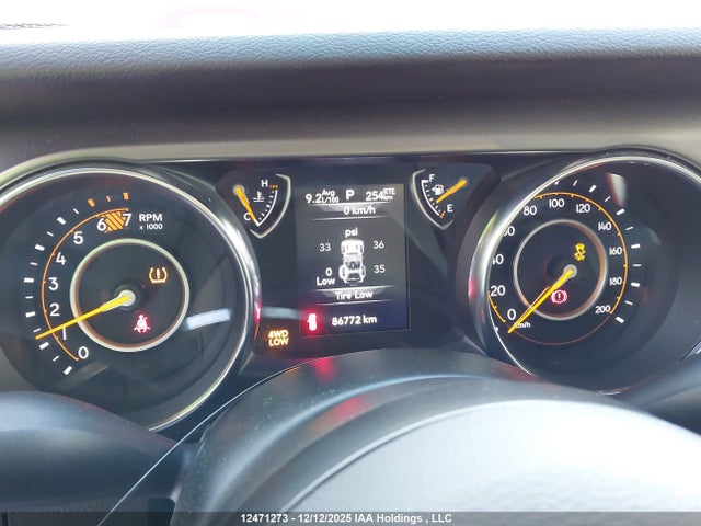 1C4HJXAN7KW633193 Jeep Wrangler Sport