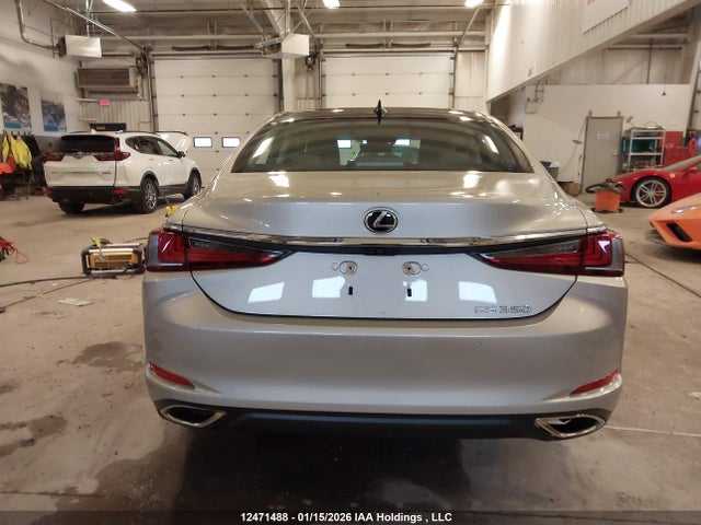 58ABZ1B1XLU057429 Lexus ES350