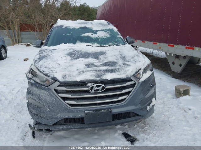 KM8J3CA42JU771015 Hyundai Tucson Limited/sport And Eco/se