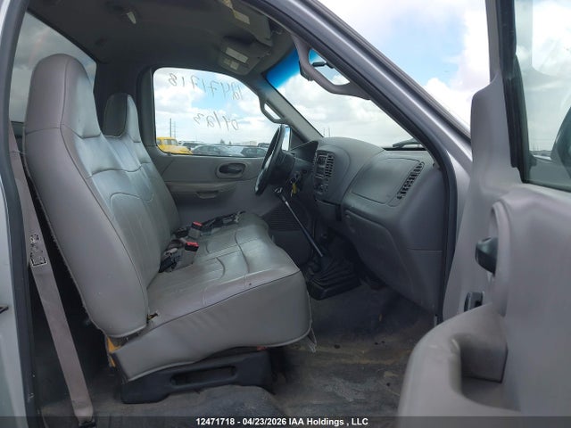 12471718 :رقم المزاد ، 2FTRF18W7YCA18536 vin ، 2000 Ford F-150 Standard/xl/xlt مزاد بيع