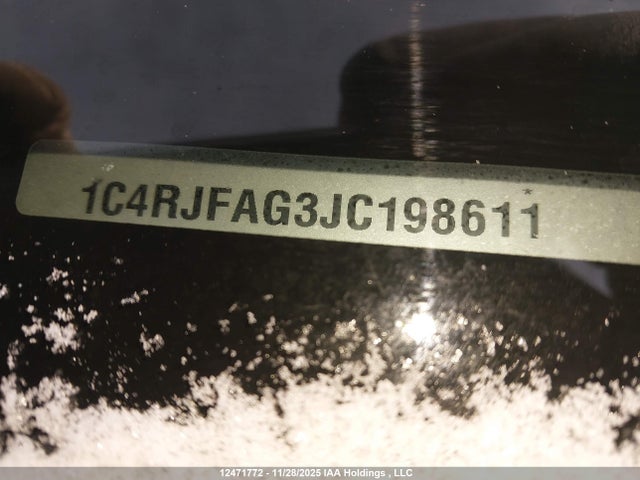 1C4RJFAG3JC198611 Jeep Grand Cherokee Laredo