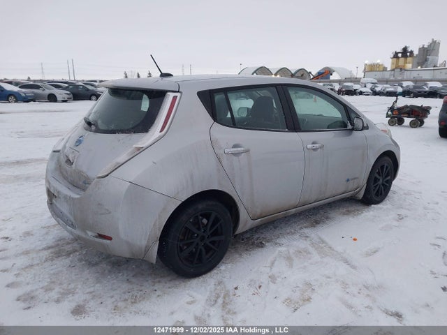12471999 :رقم المزاد ، 1N4BZ0CP1HC306681 vin ، 2017 Nissan Leaf S/sv/sl مزاد بيع
