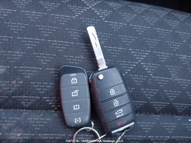 3KPA24AB1JE107461 KIA Rio