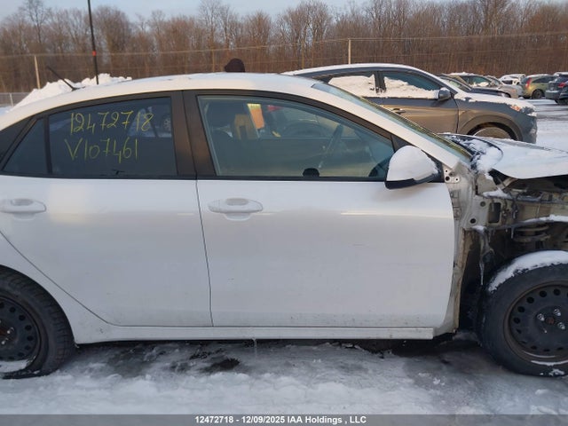 3KPA24AB1JE107461 KIA Rio