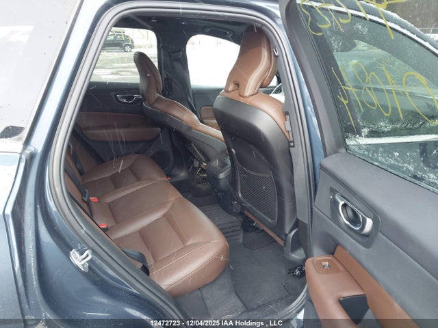 LYVL12RK4NB010874 Volvo Xc60 B5 Momentum