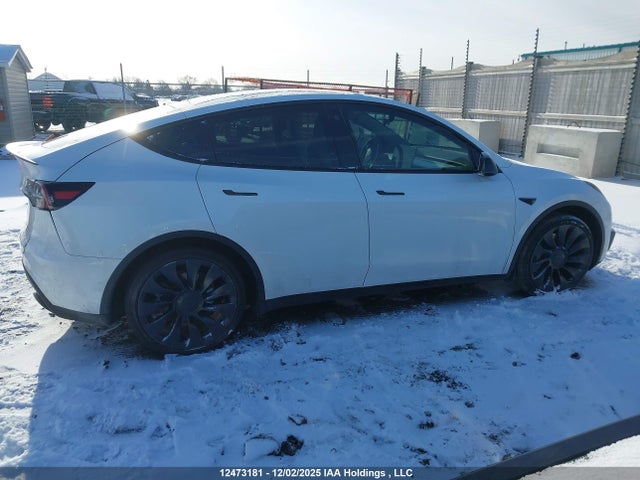 7SAYGDEE7NF447236 Tesla Model Y