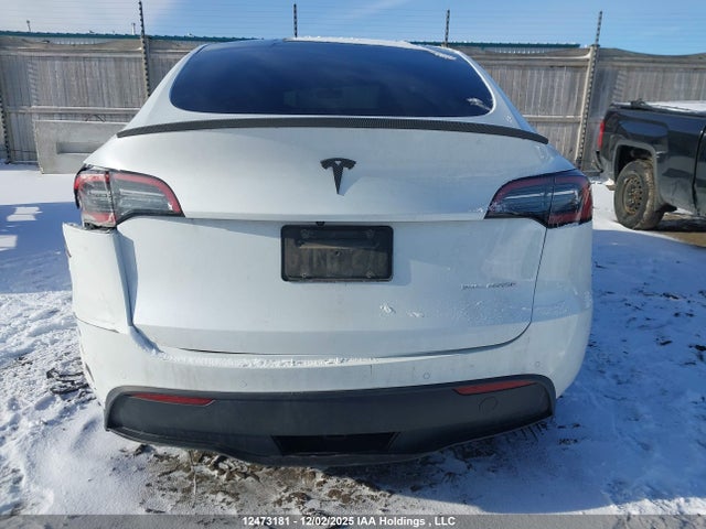 7SAYGDEE7NF447236 Tesla Model Y