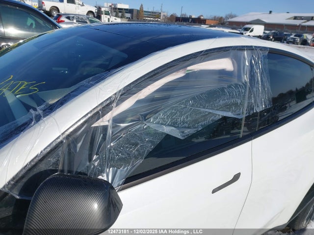 7SAYGDEE7NF447236 Tesla Model Y