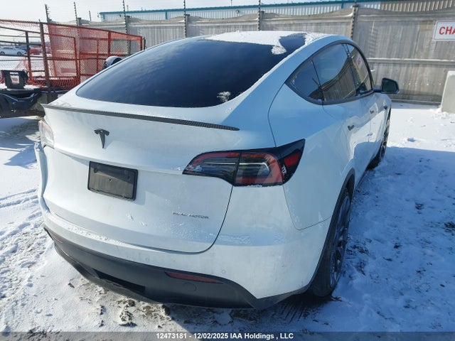 7SAYGDEE7NF447236 Tesla Model Y