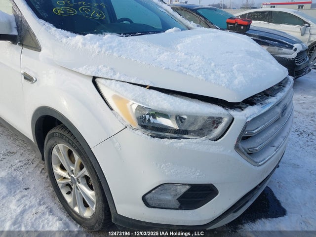 1FMCU9GD7KUC38417 Ford ESCAPE SE