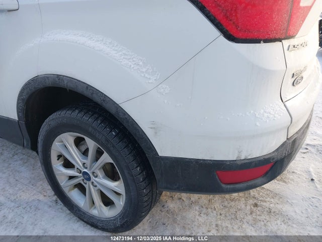 1FMCU9GD7KUC38417 Ford ESCAPE SE