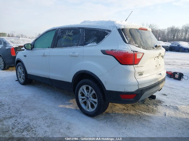 1FMCU9GD7KUC38417 Ford ESCAPE SE