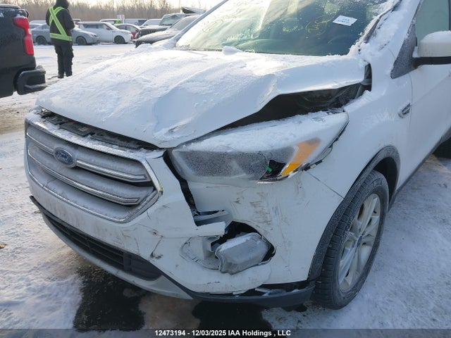 1FMCU9GD7KUC38417 Ford ESCAPE SE