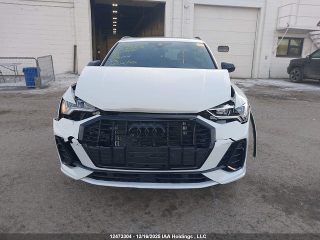 WA1FECF3XS1074192 Audi Q3 Technik 45