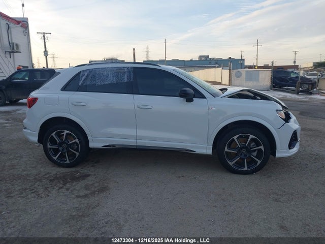 WA1FECF3XS1074192 Audi Q3 Technik 45