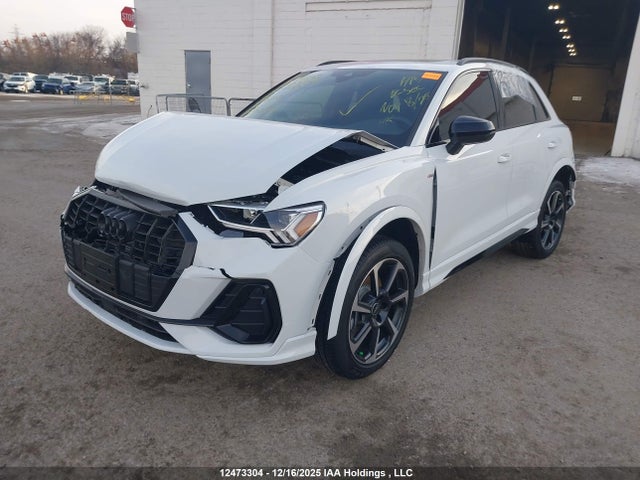 WA1FECF3XS1074192 Audi Q3 Technik 45