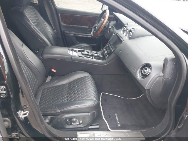 SAJXJ2GD8H8W09092 Jaguar Xjl Portfolio