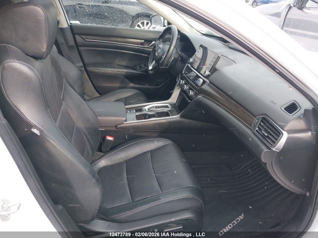 1HGCV2F93NA800553 Honda Accord Touring