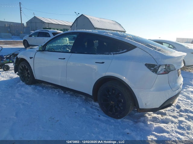 7SAYGDEE1NF469636 Tesla Model Y