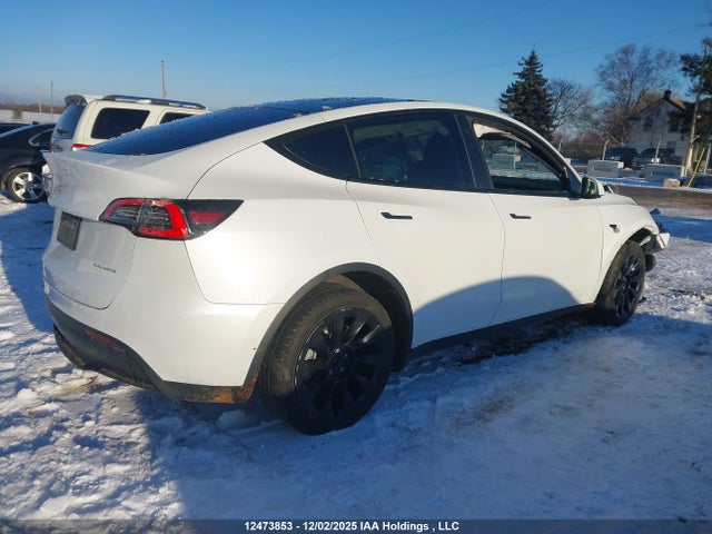 7SAYGDEE1NF469636 Tesla Model Y