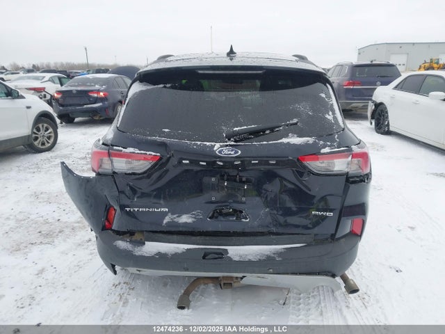 1FMCU9J94MUA77824 Ford Escape Titanium