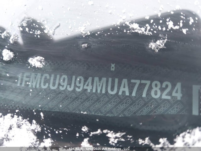 1FMCU9J94MUA77824 Ford Escape Titanium