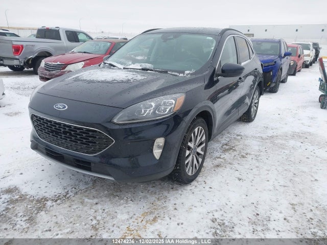 1FMCU9J94MUA77824 Ford Escape Titanium