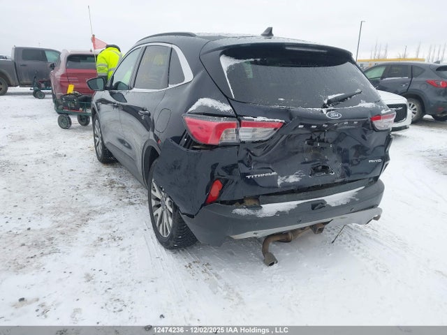 1FMCU9J94MUA77824 Ford Escape Titanium