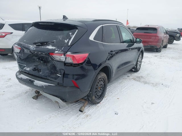 1FMCU9J94MUA77824 Ford Escape Titanium