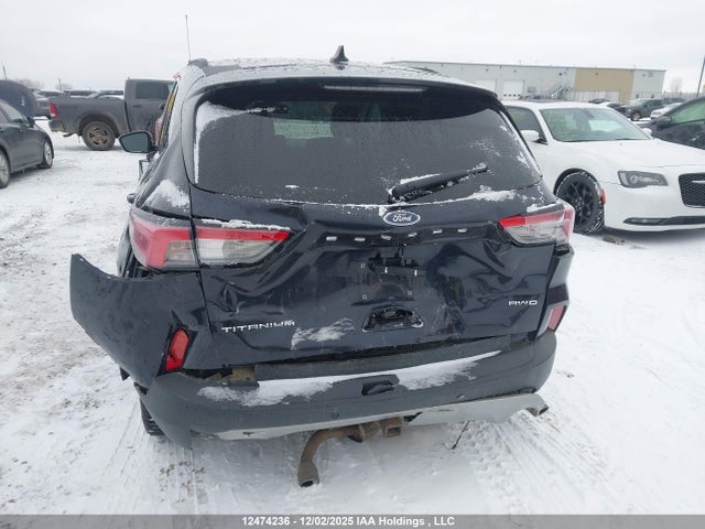 1FMCU9J94MUA77824 Ford Escape Titanium
