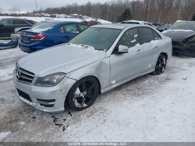 Mercedes-Benz C 300 4matic 2014 WDDGF8AB2EA907352 Image 2