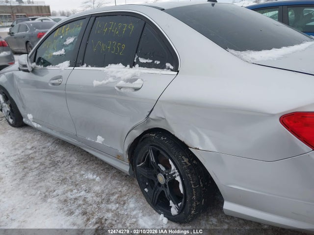 Mercedes-Benz C 300 4matic 2014 WDDGF8AB2EA907352 Image 20