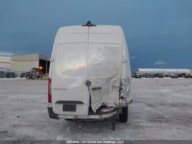 W1Y4KCHY9RP705869 Mercedes-Benz Sprinter 2500