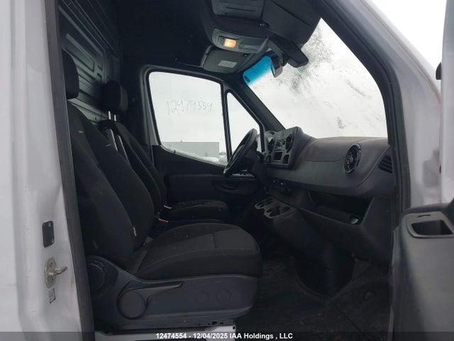 W1Y4KCHY9RP705869 Mercedes-Benz Sprinter 2500