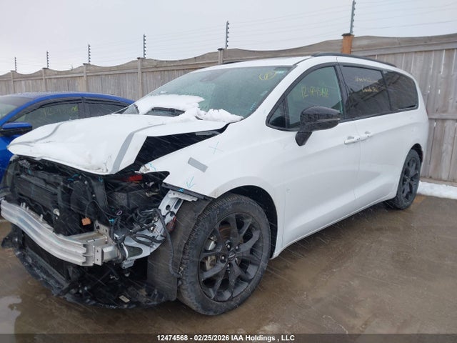 Chrysler Pacifica Touring L 2024 2C4RC1BG0RR171297 Image 2