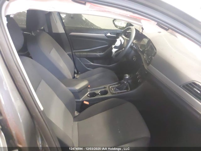 3VWN57BU6MM052362 Volkswagen Jetta S/r-line