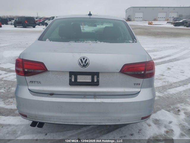 12474624 :رقم المزاد ، 3VWD67AJXGM311357 vin ، 2016 Volkswagen Jetta Tsi مزاد بيع