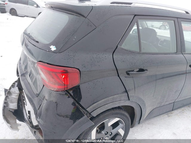Hyundai Venue Ultimate With Black Interior 2022 KMHRC8A35NU175572 Image 22