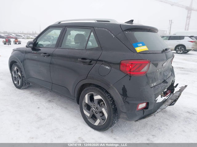Hyundai Venue Ultimate With Black Interior 2022 KMHRC8A35NU175572 Image 3