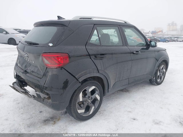 Hyundai Venue Ultimate With Black Interior 2022 KMHRC8A35NU175572 Image 4