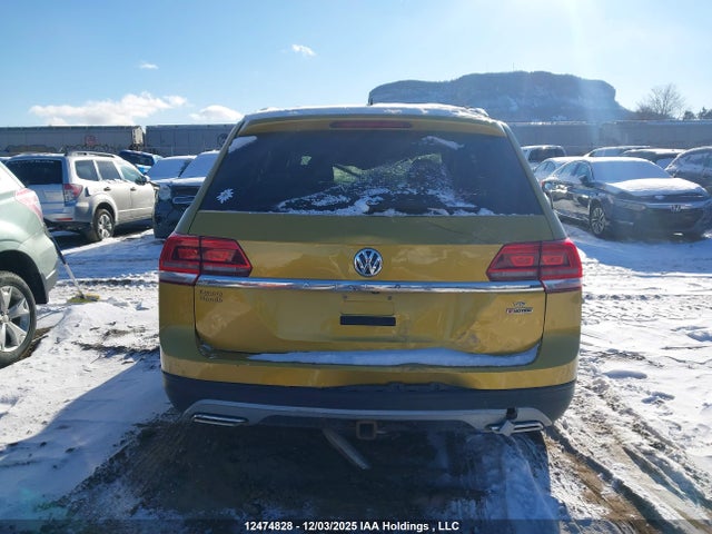 Volkswagen fsi 2018 1V2HR2CA6JC506648 Image 16