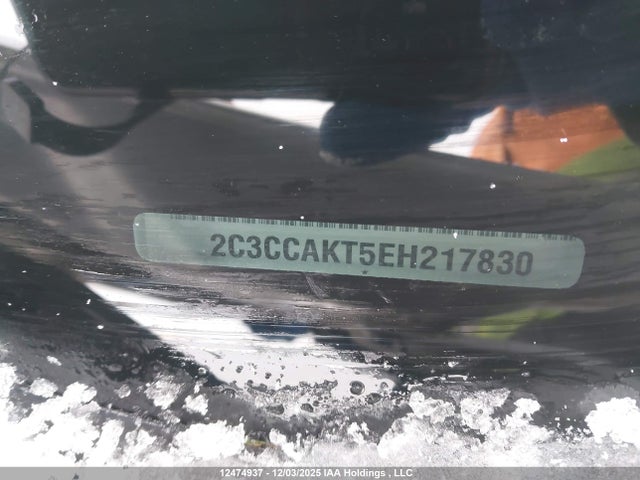 Chrysler 300 2014 2C3CCAKT5EH217830 Image 17