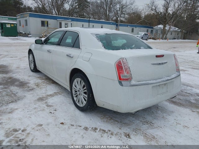 Chrysler 300 2014 2C3CCAKT5EH217830 Image 3